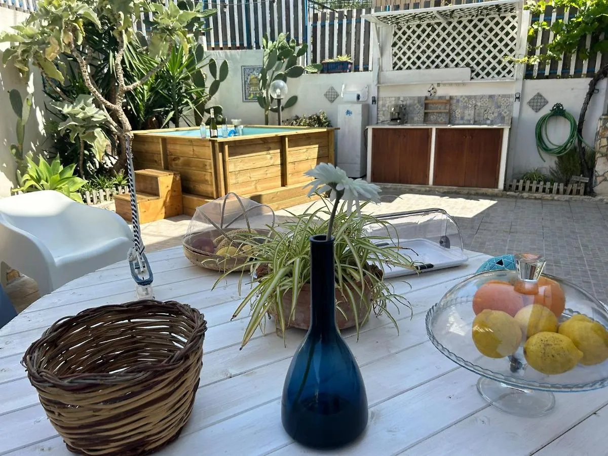 Bed & Breakfast Room On The Beach Avola